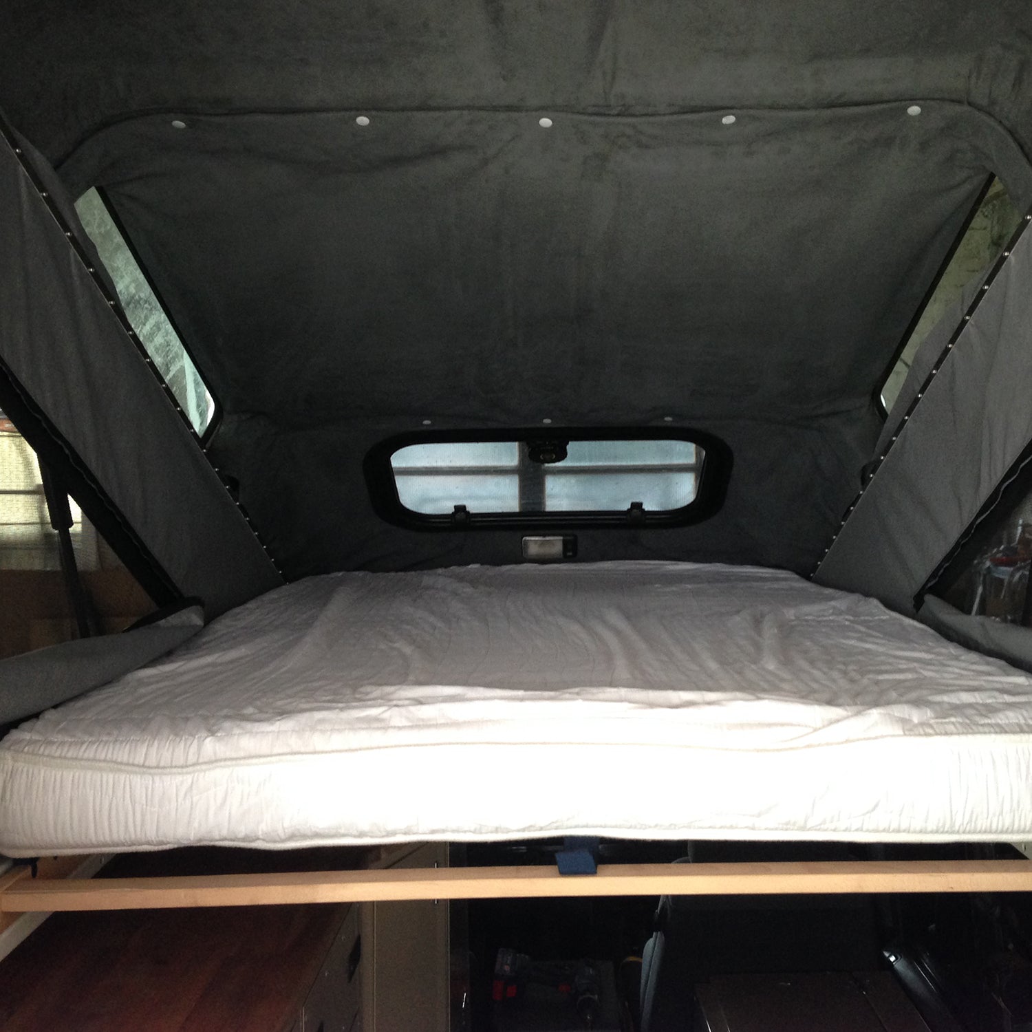 Lifting Roof Defender 110