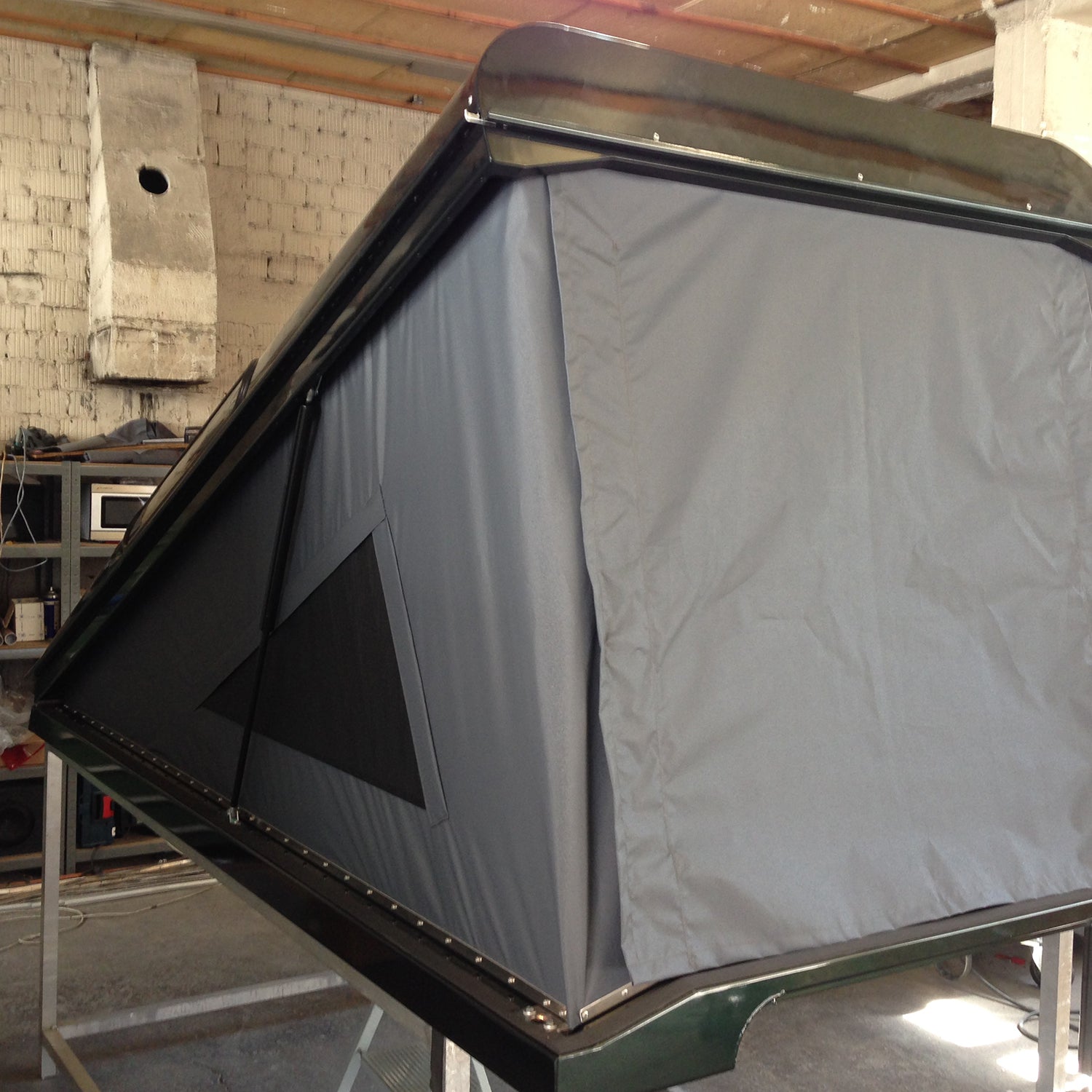 Lifting Roof Defender 110