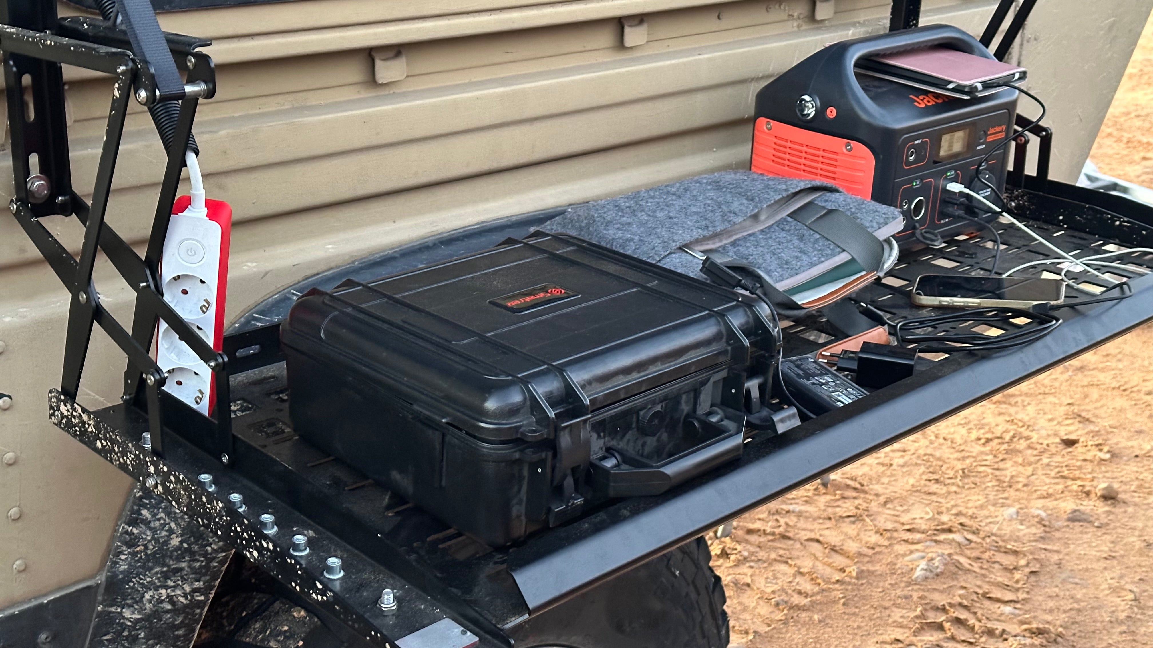 Tisch für Sandblechabsenkhalter